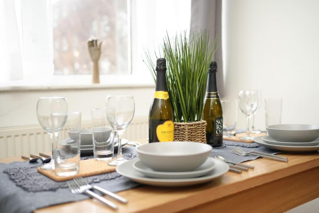 Oasis Flat With High-speed Broadband And Free Parking Apartament *