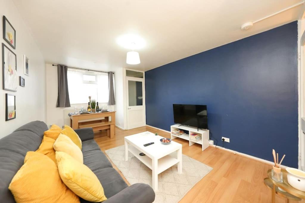 Apartament Oasis Flat With High-speed Broadband And Free Parking